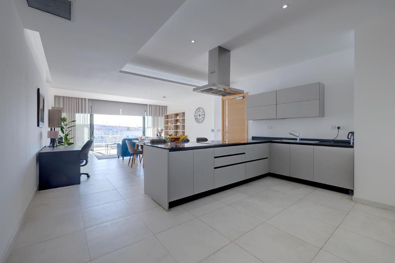 Superlative Apartment With Valletta And Harbour Views Sliema Buitenkant foto