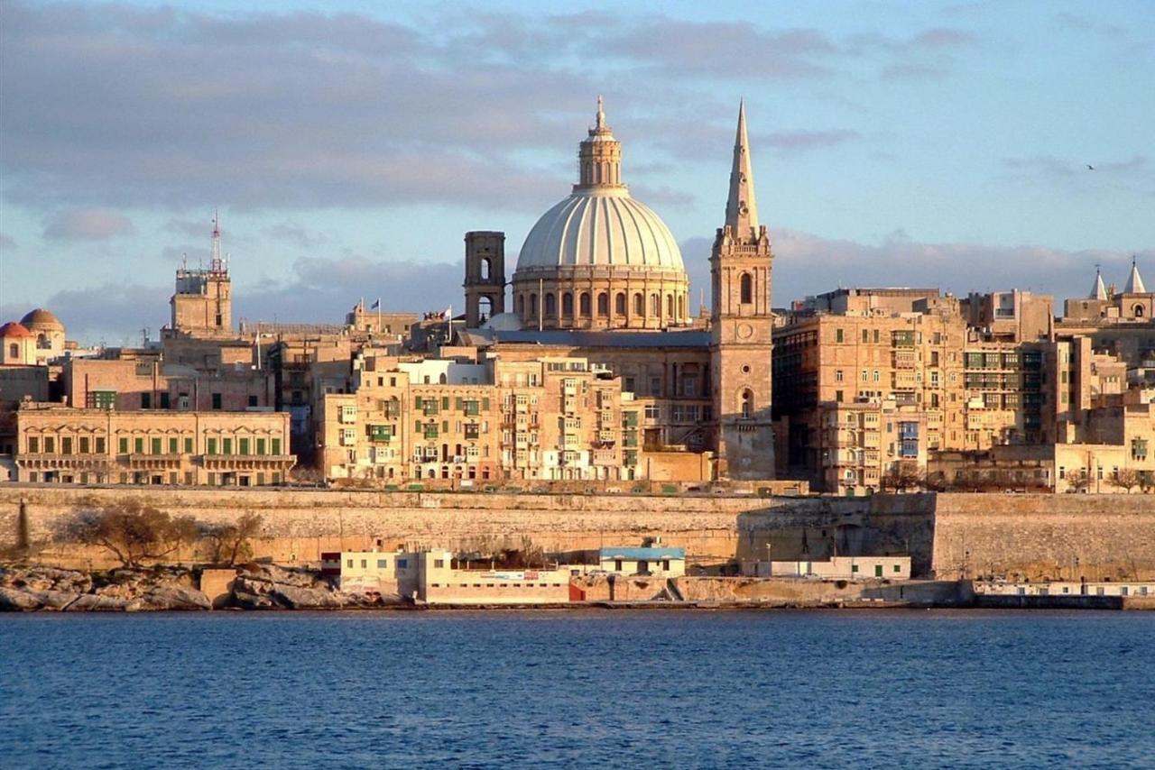 Superlative Apartment With Valletta And Harbour Views Sliema Buitenkant foto