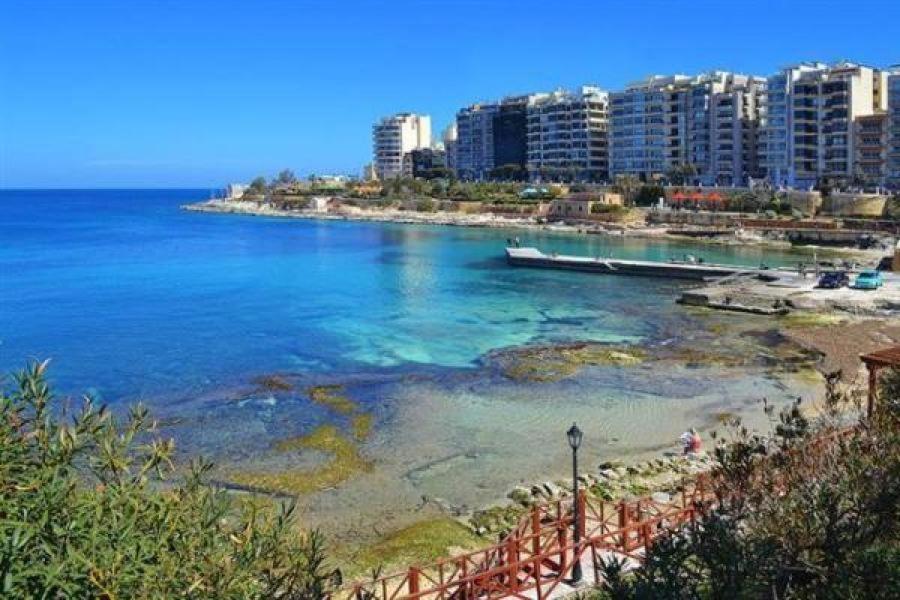 Superlative Apartment With Valletta And Harbour Views Sliema Buitenkant foto