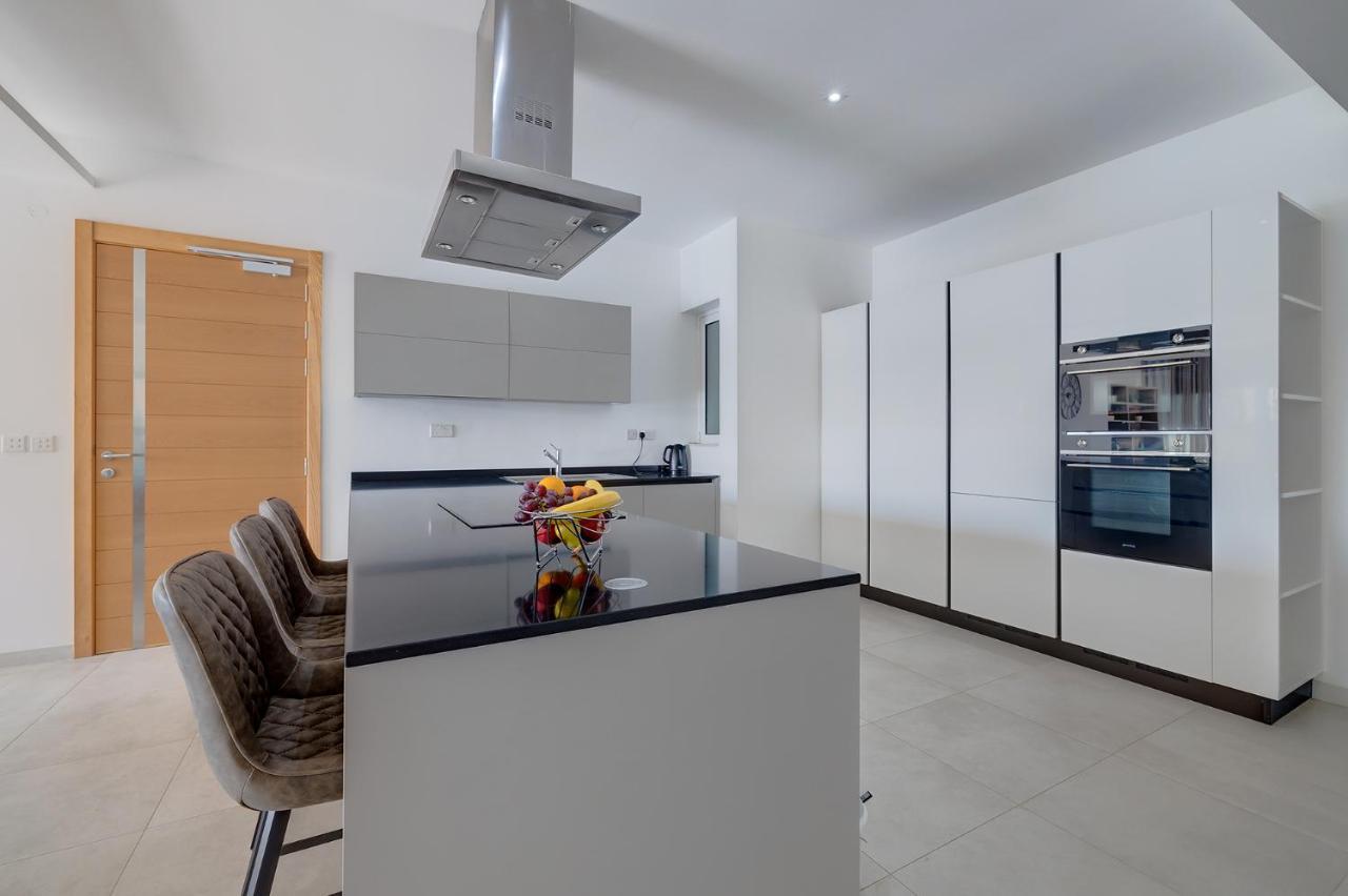 Superlative Apartment With Valletta And Harbour Views Sliema Buitenkant foto