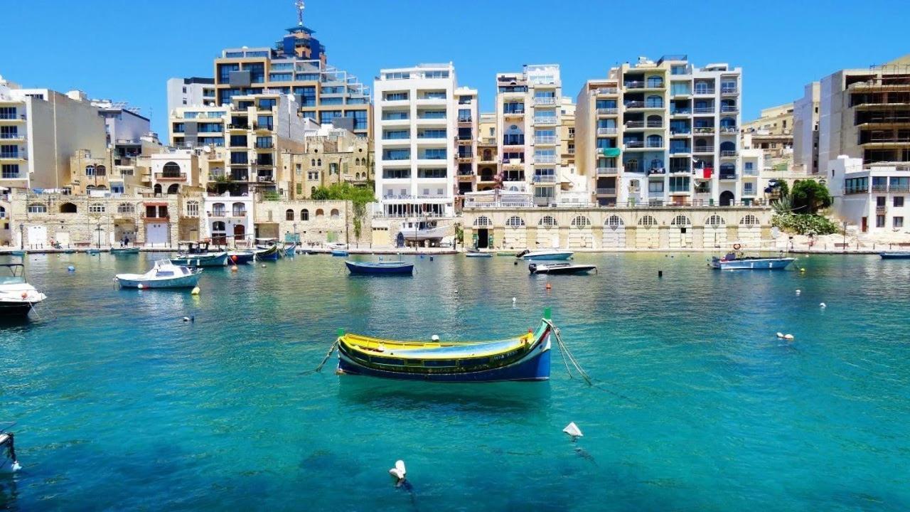 Superlative Apartment With Valletta And Harbour Views Sliema Buitenkant foto